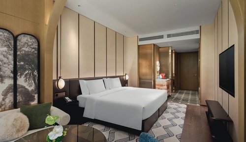 Standard Room, 1 King Bed, Garden View