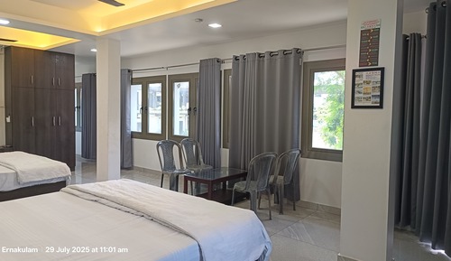 Deluxe Suite, City View