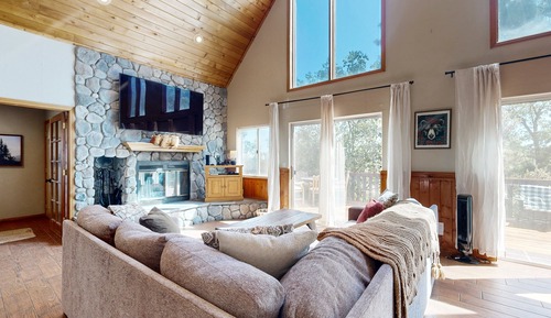 House, Multiple Beds, Pool Access, Mountain View (VC570)