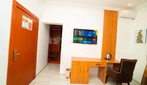 Comfort Room, Balcony, City View