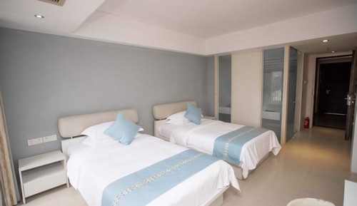 Standard Twin Room, Partial Lake View