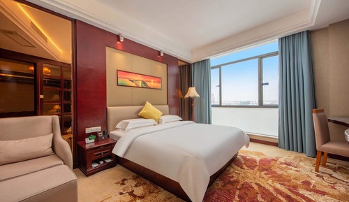 Luxury Twin Room, City View