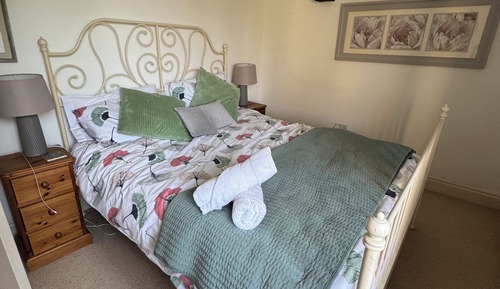 Room, Pets Allowed, Garden View