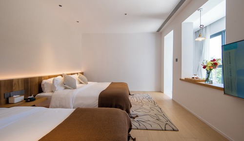 Elite Triple Room