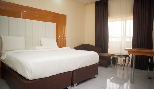 Superior Single Room, Balcony, Park View