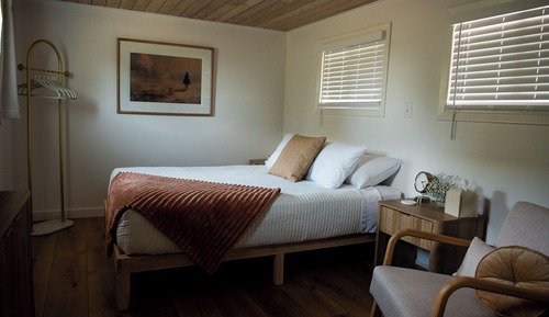 Single Room, 1 Queen Bed