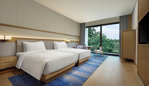 Room, Multiple Beds, Balcony, Lake View