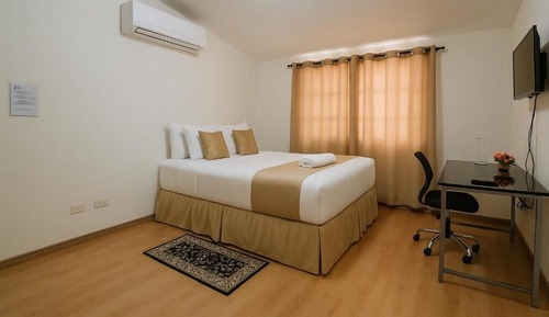 Deluxe Room, Courtyard View