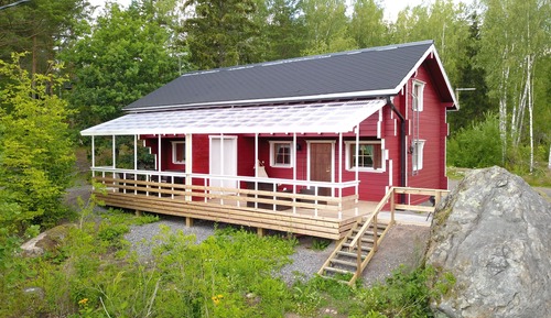 Basic Cottage, Garden View