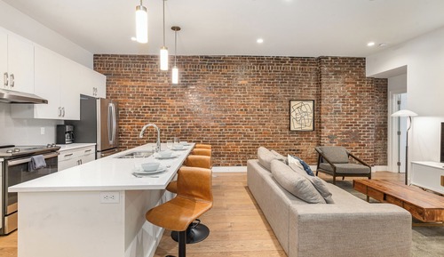 House (2 Bedrooms)