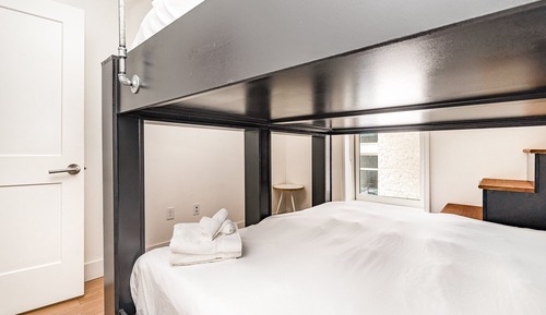 House (2 Bedrooms)