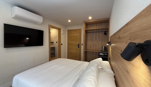 Family Room, City View