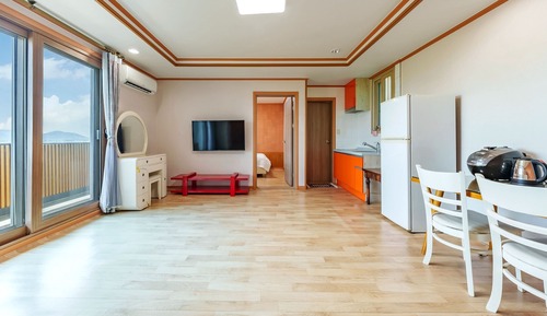 Basic Room, 1 Bedroom (Yongmaru Grand Room 301)