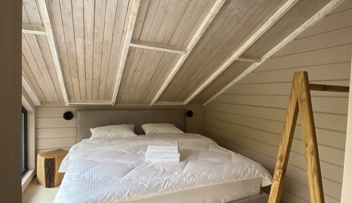 Luxury Studio Suite, 1 Queen Bed, Lanai, River View