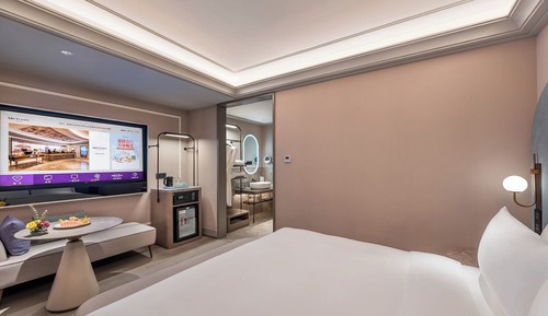 Deluxe Room, 1 King Bed