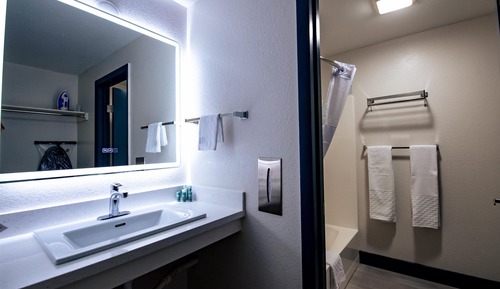 Standard Room, 2 Queen Beds, Non Smoking