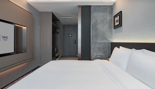 Business Double Room, City View