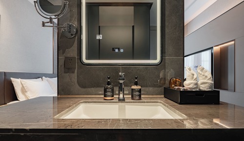 Elite Twin Room, City View