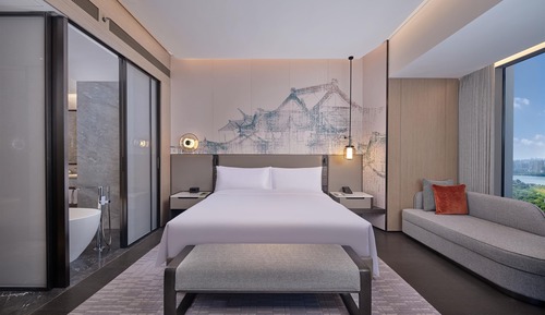 Executive Room, 1 King Bed (Deluxe)