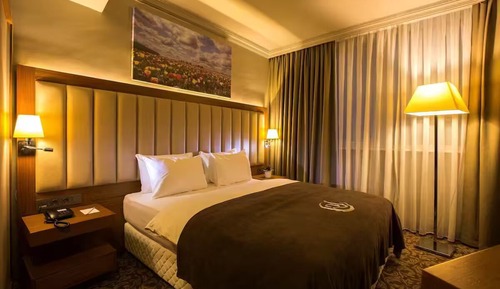 Deluxe Double Room Single Use, City View