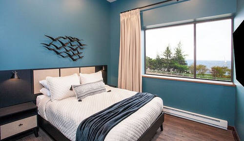 Suite, 1 Queen Bed with Sofa bed, Lake View