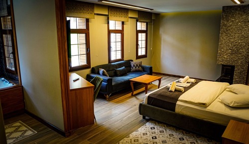 Basic Suite, City View