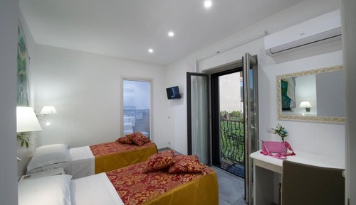 Basic Room, Balcony