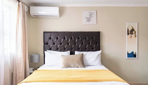 Room, 1 Queen Bed, Non Smoking, Pool View