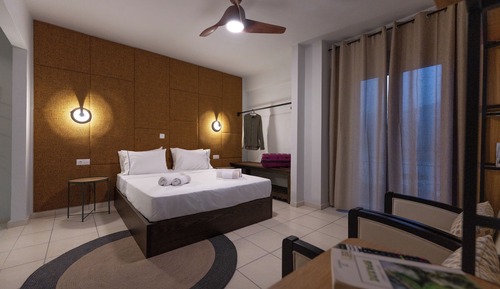 Luxury Suite, 1 Queen Bed, Balcony, Sea View