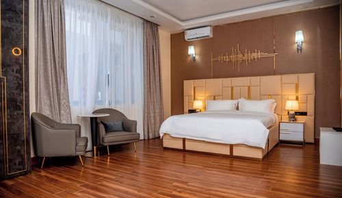 Royal Studio Suite