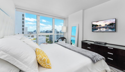 Room (The Setai 190102 3B)