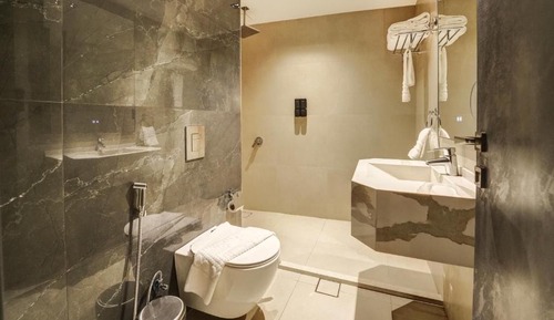 Deluxe Double Room, Partial Sea View