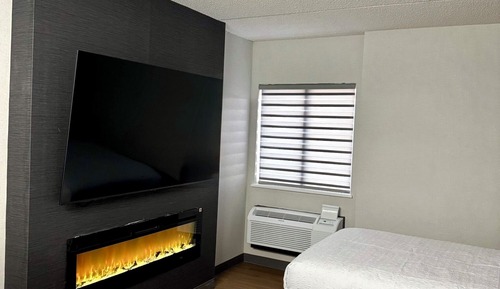 Double Room, City View