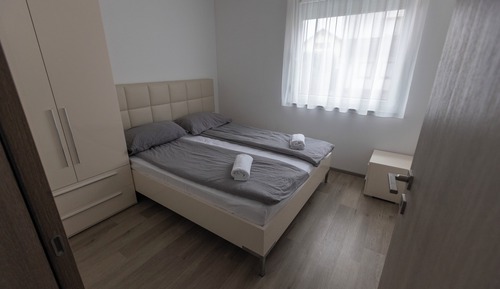 Basic Apartment, 2 Bedrooms, Pets Allowed, Ground Floor