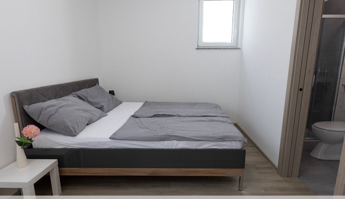 Economy Double Room, 1 Queen Bed, Non Smoking, Private Bathroom