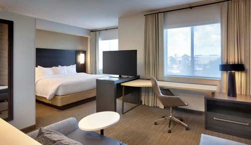 Studio Suite, 1 King Bed with Sofa bed, Non Smoking