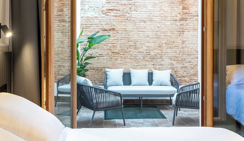 Deluxe Double Room, Patio, Courtyard View