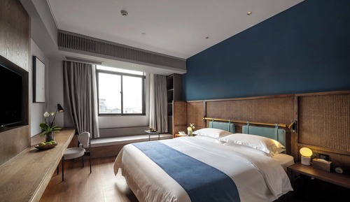 Superior Single Room, 1 King Bed