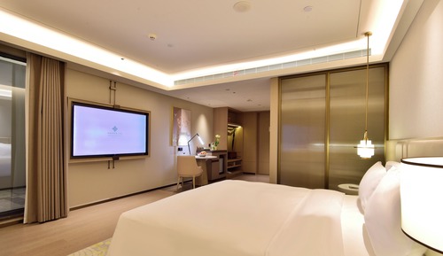 Deep Sleep Premium Queen Room
