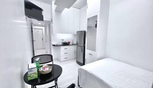 Classic Apartment, City View