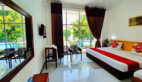 Family Room, Balcony