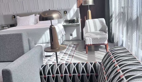 Executive Studio Suite
