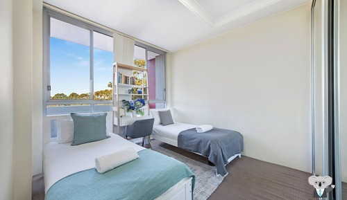 House, Multiple Beds