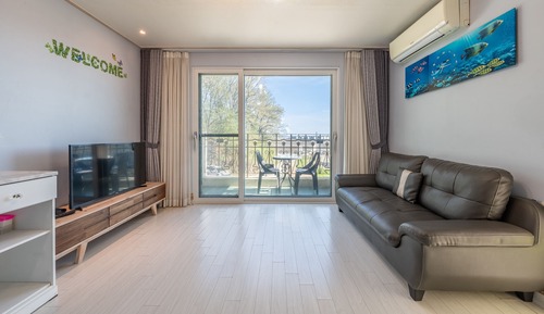Basic Room, 2 Bedrooms (Room 204 (Duplex 6 Pax/Private BBQ))