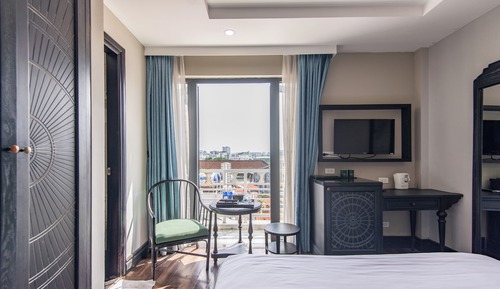 Premium Suite, Balcony City View