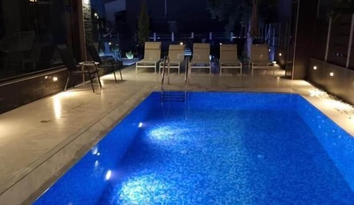 Deluxe Suite, Pool View
