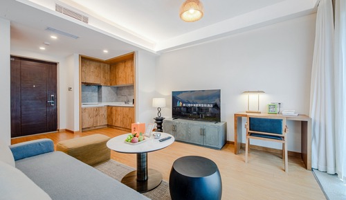 Superior Double Room, 1 Queen Bed, Balcony, Mountain View