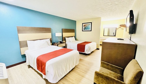 Standard Room, 2 Double Beds, Non Smoking