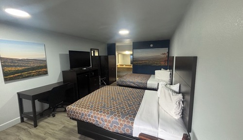 Room, 2 Queen Beds, Smoking
