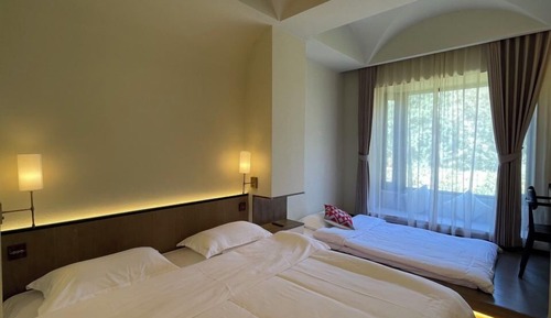 Luxury Apartment, Courtyard View